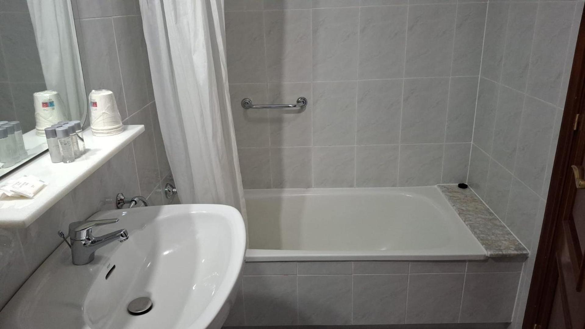 Hotel Capital De Galicia Сантяго де Компостела Екстериор снимка