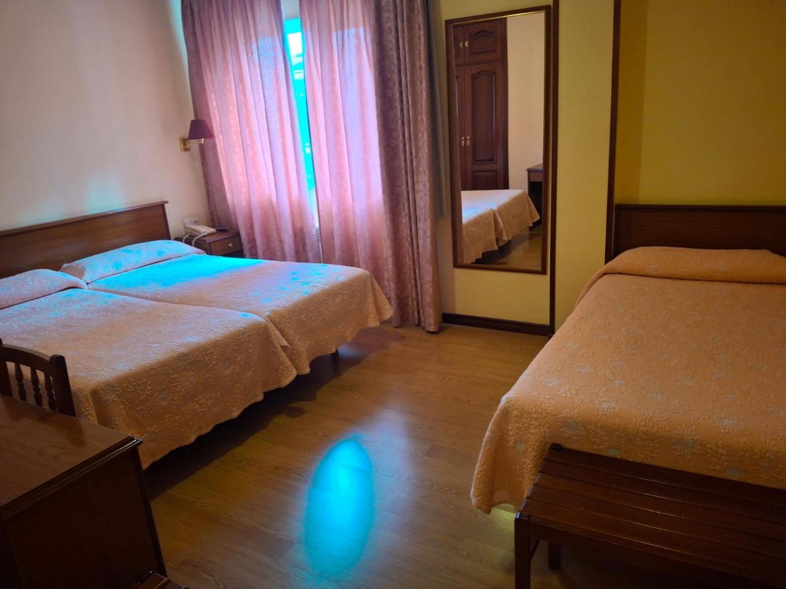Hotel Capital De Galicia Сантяго де Компостела Екстериор снимка