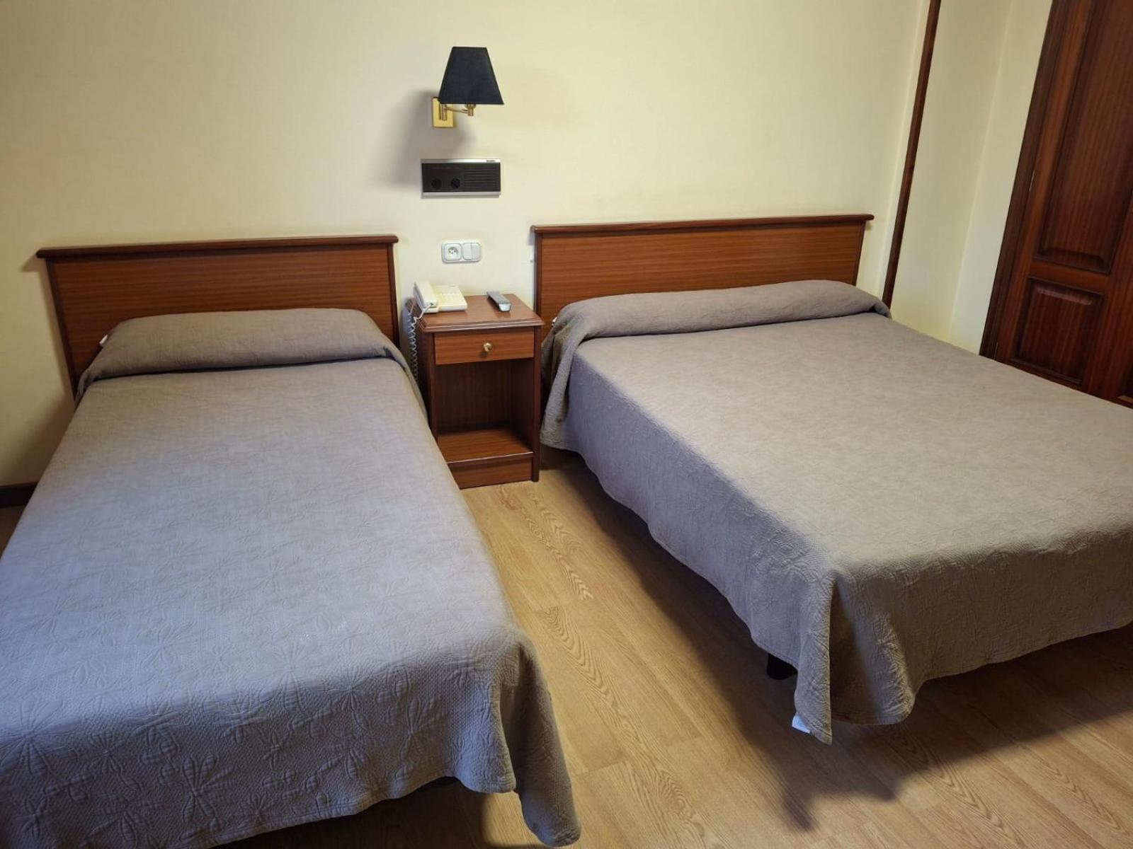 Hotel Capital De Galicia Сантяго де Компостела Екстериор снимка
